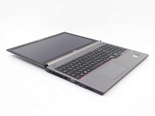 Fujitsu-LifeBook-E754_3-540x405-4